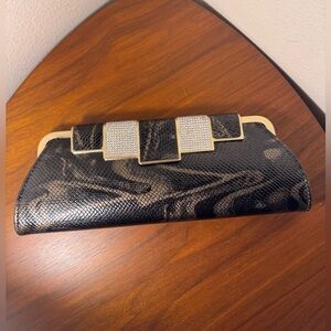 Vintage IN’s Snakeskin Evening Clutch